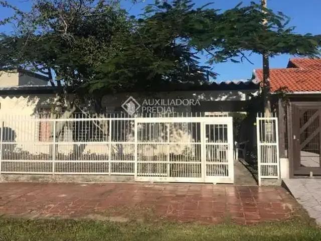 Casa / Sobrado para Venda em Tramandaí/RS Centro 3 Quartos