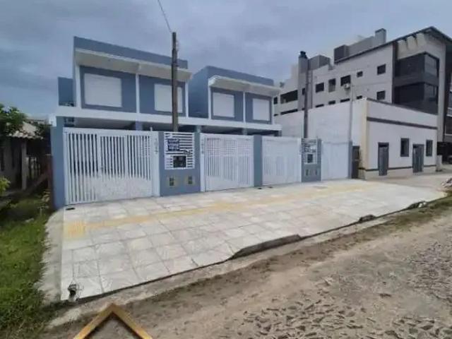 Casa / Sobrado para Venda em Tramandaí/RS Centro 4 Quartos