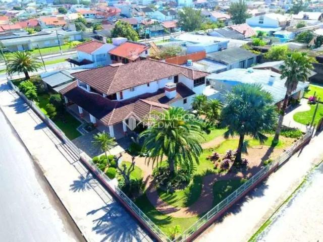Casa / Sobrado para Venda em Tramandaí/RS Centro 5 Quartos