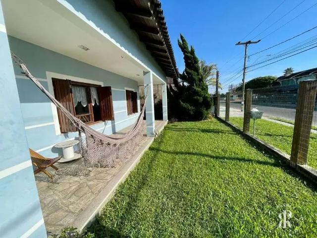 Casa / Sobrado para Venda em Tramandaí/RS Centro 5 Quartos