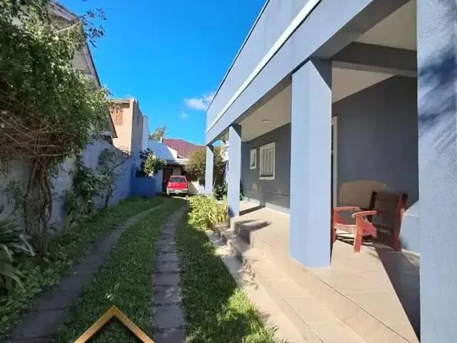 Casa / Sobrado para Venda em Tramandaí/RS Centro 5 Quartos
