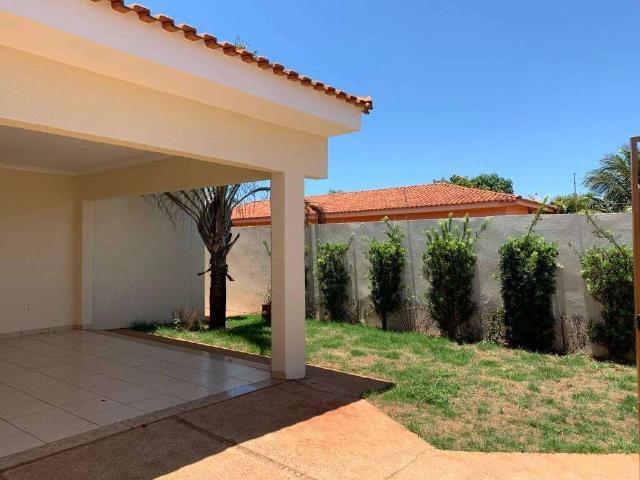 Casa / Sobrado para Venda em Três Lagoas/MS Jardim Alvorada 3 Quartos