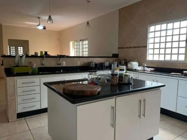 Casa / Sobrado para Venda em Três Lagoas/MS Jardim dos Ipês 4 Quartos