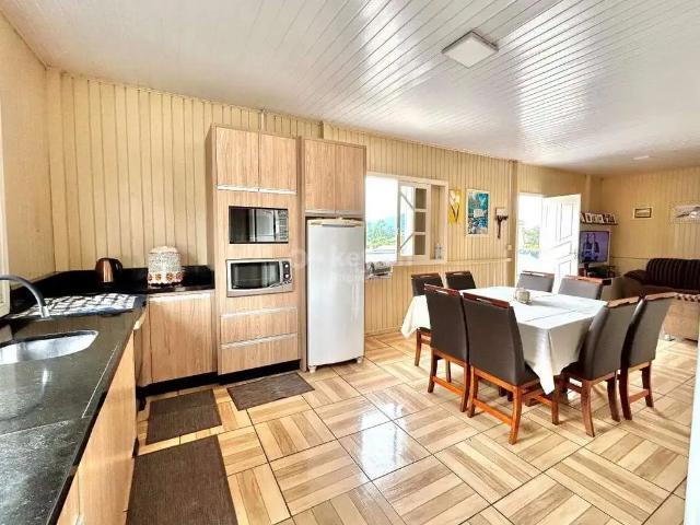 Casa / Sobrado para Venda em Tubarão/SC Bom Pastor 4 Quartos