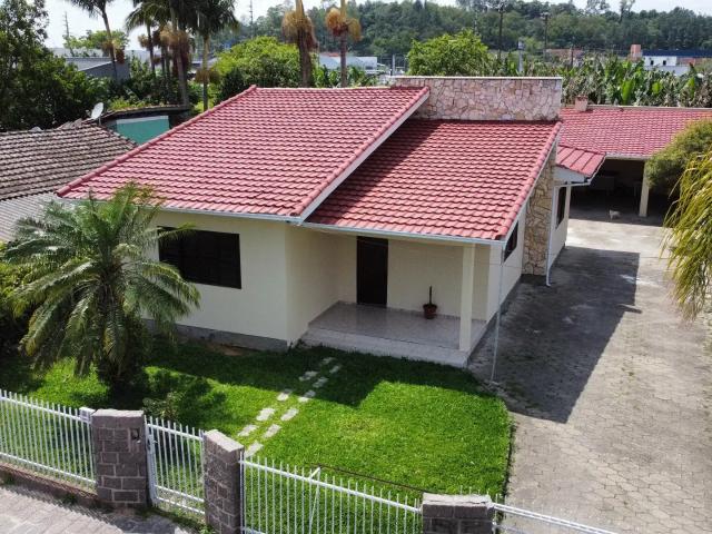 Casa / Sobrado para Venda em Tubarão/SC Humaitá de Cima 3 Quartos