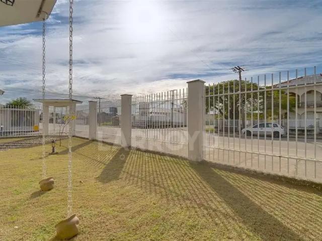 Casa / Sobrado para Venda em Tubarão/SC Oficinas 3 Quartos