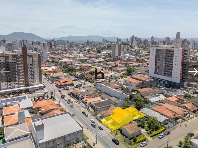 Casa / Sobrado para Venda em Tubarão/SC Santo Antônio de Pádua 4 Quartos