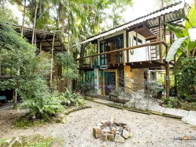 Casa / Sobrado para Venda em Ubatuba/SP Corcovado 6 Quartos
