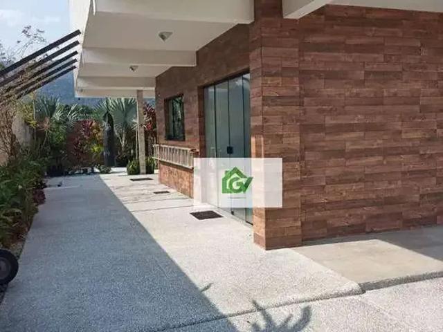 Casa / Sobrado para Venda em Ubatuba/SP Centro 4 Quartos