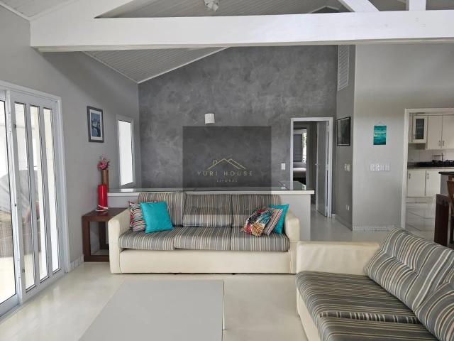 Casa / Sobrado para Venda em Ubatuba/SP Centro 4 Quartos