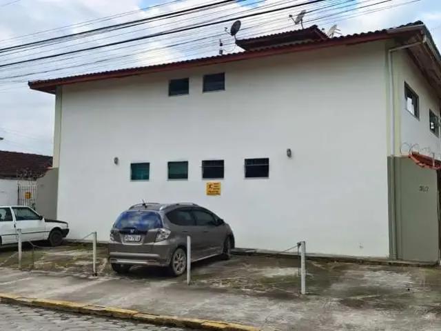 Casa / Sobrado para Venda em Ubatuba/SP Centro 8 Quartos