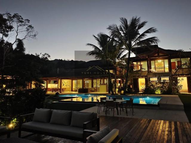 Casa / Sobrado para Venda em Ubatuba/SP Bela Vista 4 Quartos