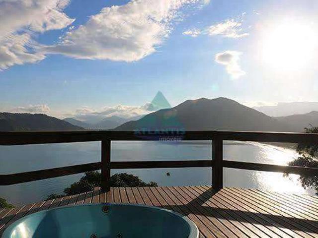 Casa / Sobrado para Venda em Ubatuba/SP Enseada 4 Quartos
