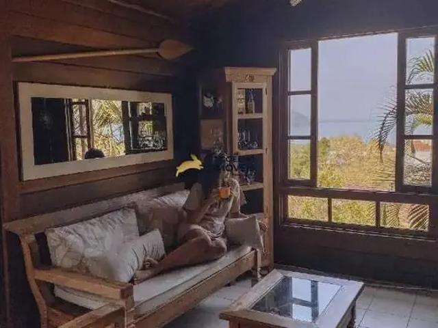 Casa / Sobrado para Venda em Ubatuba/SP Enseada 4 Quartos