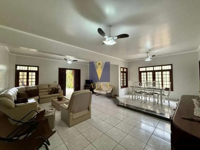 Casa / Sobrado para Venda em Ubatuba/SP Enseada 5 Quartos