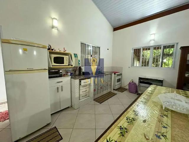 Casa / Sobrado para Venda em Ubatuba/SP Enseada 3 Quartos