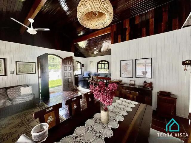 Casa / Sobrado para Venda em Ubatuba/SP Enseada 3 Quartos