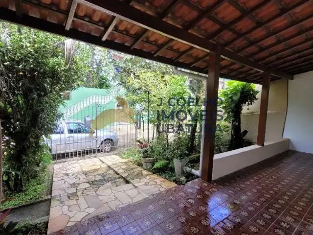 Casa / Sobrado para Venda em Ubatuba/SP Estufa I 3 Quartos
