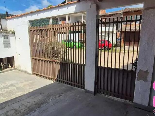 Casa / Sobrado para Venda em Ubatuba/SP Estufa II 4 Quartos