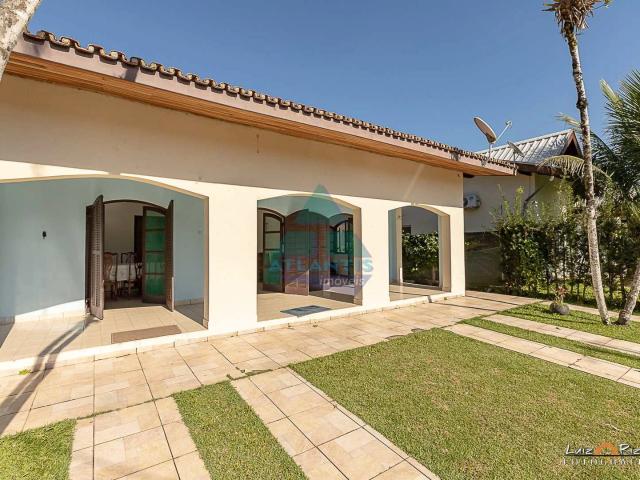 Casa / Sobrado para Venda em Ubatuba/SP Folha Seca 4 Quartos