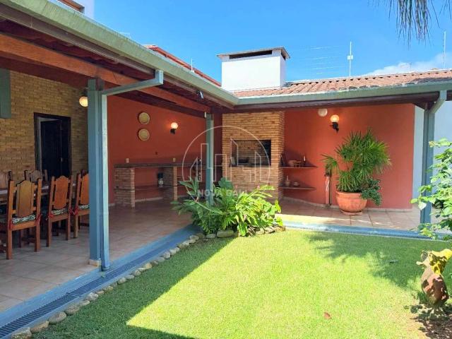 Casa / Sobrado para Venda em Ubatuba/SP Itaguá 4 Quartos