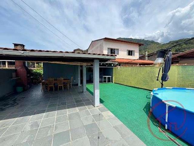 Casa / Sobrado para Venda em Ubatuba/SP Lagoinha 3 Quartos