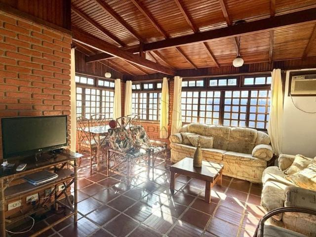 Casa / Sobrado para Venda em Ubatuba/SP Lagoinha 6 Quartos