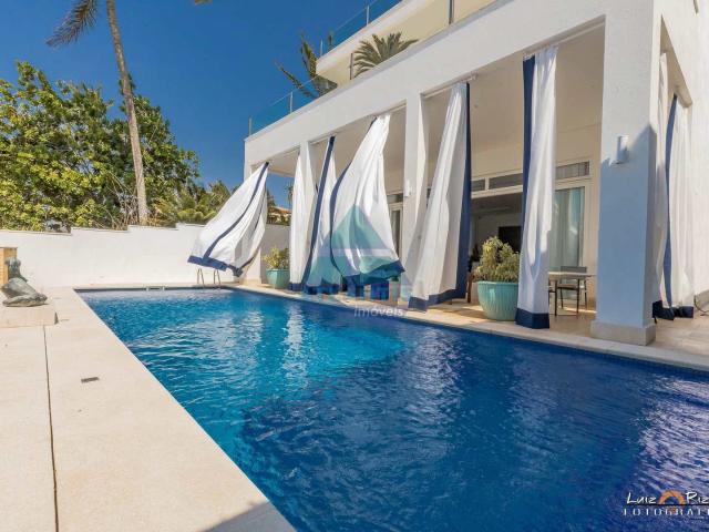 Casa / Sobrado para Venda em Ubatuba/SP Sapé 4 Quartos