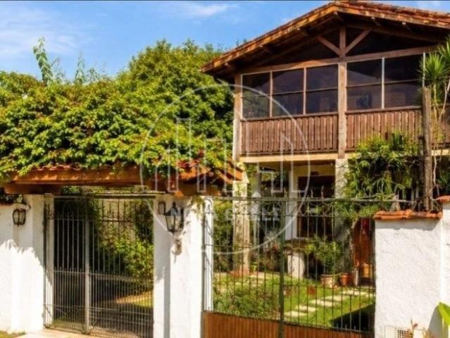 Casa / Sobrado para Venda em Ubatuba/SP Perequê Açu 3 Quartos