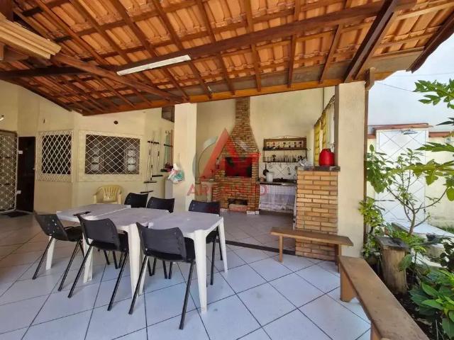 Casa / Sobrado para Venda em Ubatuba/SP Perequê Açu 3 Quartos