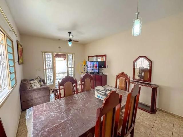 Casa / Sobrado para Venda em Ubatuba/SP Perequê Açu 4 Quartos