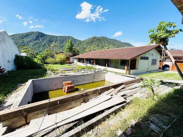 Casa / Sobrado para Venda em Ubatuba/SP Praia do Lazaro 4 Quartos