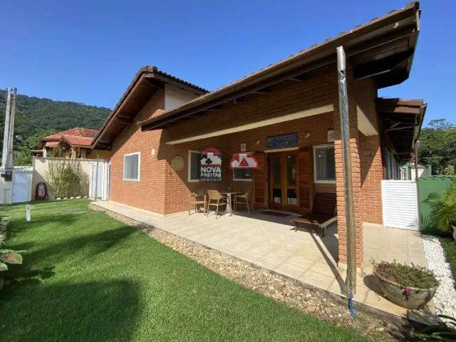 Casa / Sobrado para Venda em Ubatuba/SP Lagoinha 4 Quartos