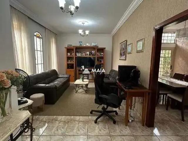 Casa / Sobrado para Venda em Uberaba/MG Jardim Amélia 3 Quartos