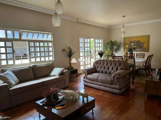 Casa / Sobrado para Venda em Uberaba/MG Olinda 5 Quartos
