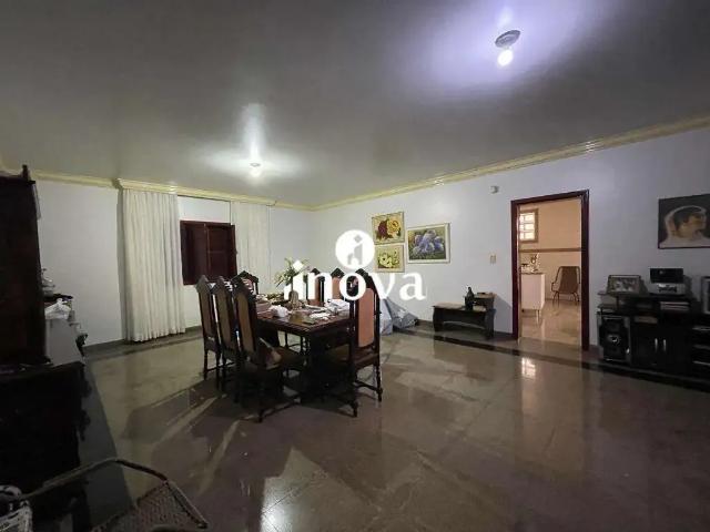 Casa / Sobrado para Venda em Uberaba/MG Santa Maria 5 Quartos