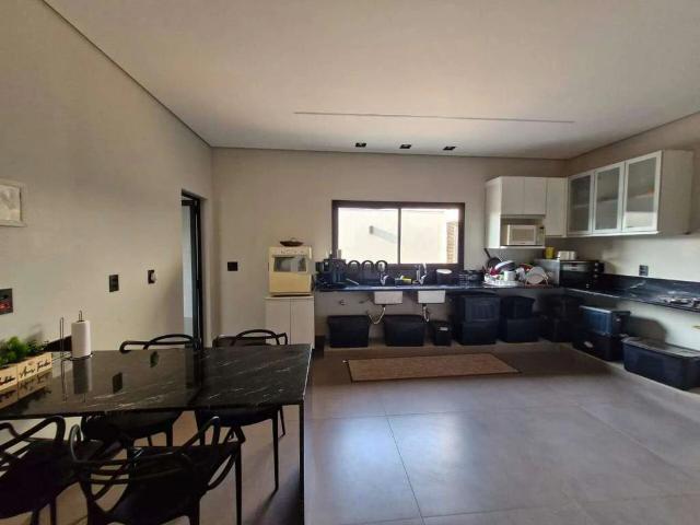 Casa / Sobrado para Venda em Uberaba/MG Residencial Mário de Almeida Franco 5 Quartos