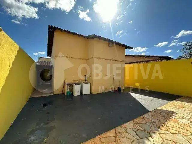 Casa / Sobrado para Venda em Uberlândia/MG Conjunto Segismundo Pereira 2 Quartos