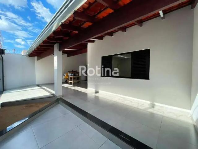 Casa / Sobrado para Venda em Uberlândia/MG Segismundo Pereira 3 Quartos
