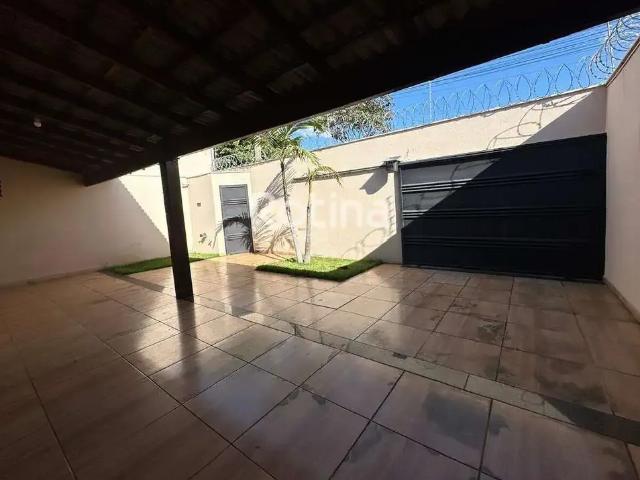 Casa / Sobrado para Venda em Uberlândia/MG Conjunto Segismundo Pereira 3 Quartos