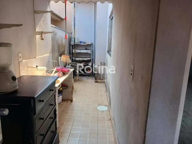 Casa / Sobrado para Venda em Uberlândia/MG Conjunto Segismundo Pereira 5 Quartos