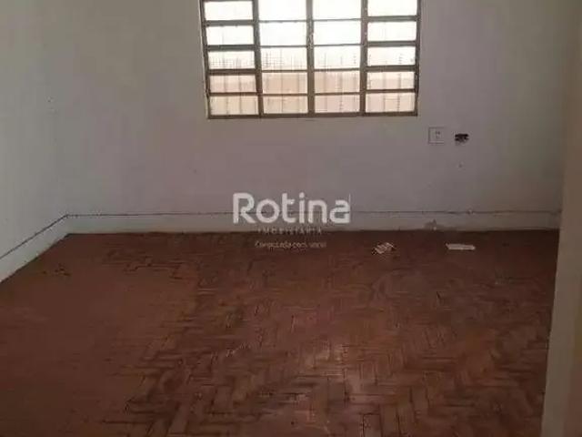 Casa / Sobrado para Venda em Uberlândia/MG Centro 2 Quartos