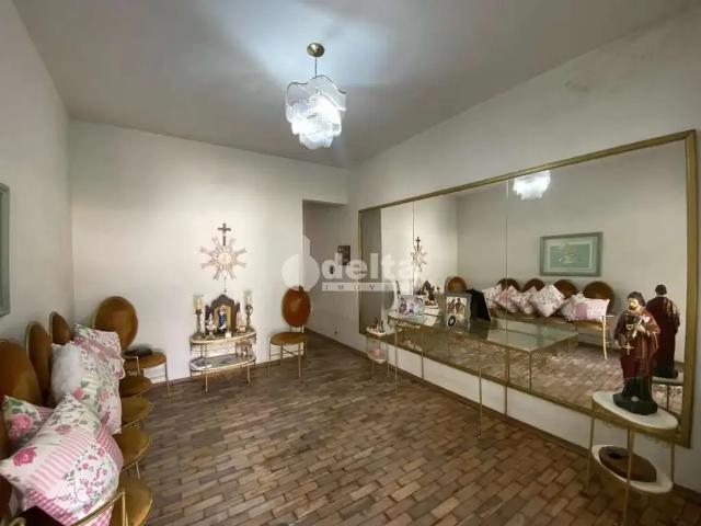 Casa / Sobrado para Venda em Uberlândia/MG Centro 3 Quartos