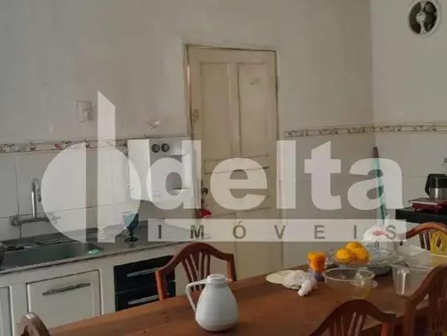 Casa / Sobrado para Venda em Uberlândia/MG Centro 3 Quartos