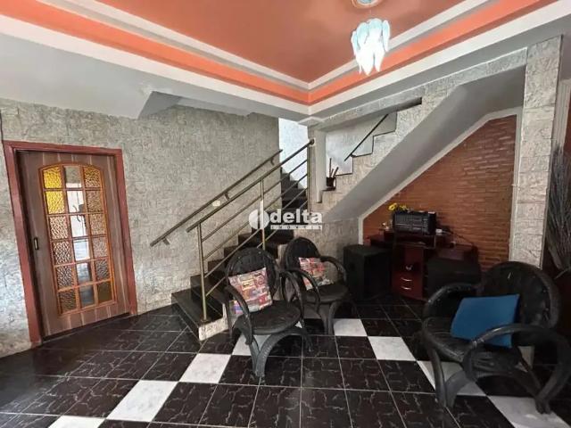 Casa / Sobrado para Venda em Uberlândia/MG Centro 3 Quartos