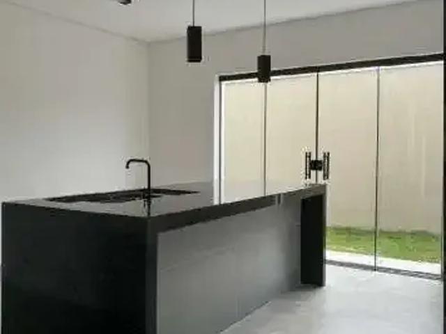 Casa / Sobrado para Venda em Uberlândia/MG Cidade Jardim 2 Quartos
