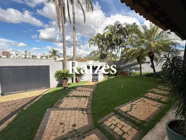 Casa / Sobrado para Venda em Uberlândia/MG Cidade Jardim 3 Quartos