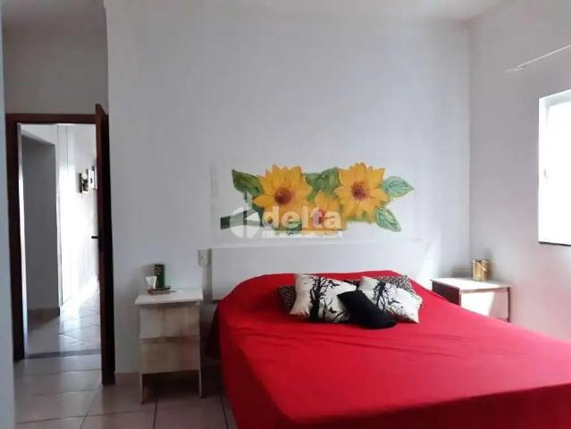 Casa / Sobrado para Venda em Uberlândia/MG Cidade Jardim 3 Quartos
