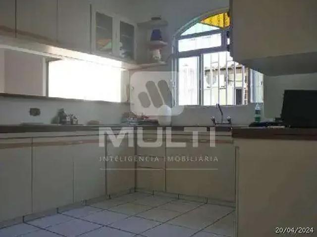 Casa / Sobrado para Venda em Uberlândia/MG Custódio Pereira 4 Quartos