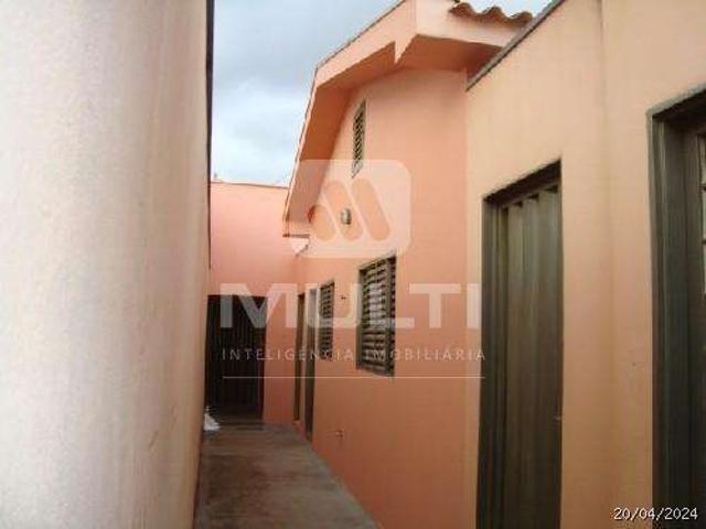 Casa / Sobrado para Venda em Uberlândia/MG Custódio Pereira 2 Quartos
